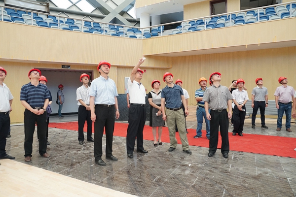 市委書記史濟(jì)錫、市長朱晨調(diào)研中立公司承建的民生項(xiàng)目工程