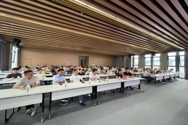 強(qiáng)化公司稅務(wù)、法務(wù)建設(shè) 增強(qiáng)風(fēng)險(xiǎn)防控能力 —浙江中立建設(shè)有限公司開展稅務(wù)和法務(wù)培訓(xùn)會(huì)